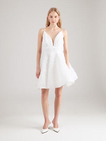 True Decadence Cocktail dress in White: front