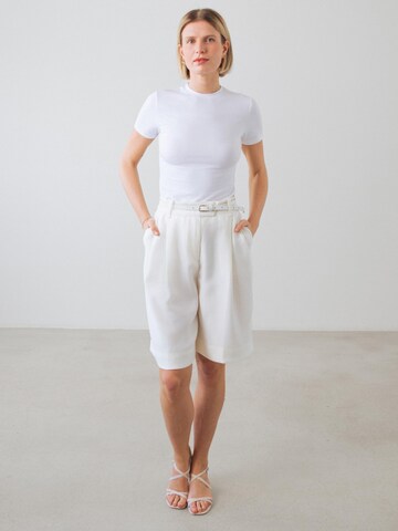 Maglietta di Honest Basics in bianco