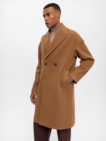 Antioch Between-seasons coat in Beige: front