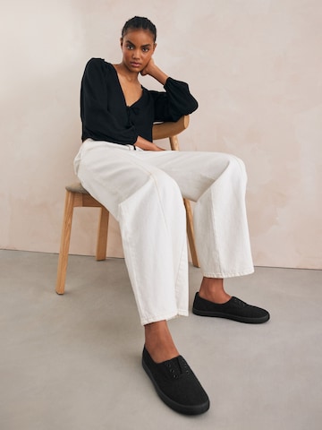 Next Platform trainers in Black