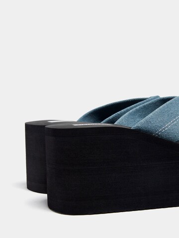Flip-flops de la Pull&Bear pe albastru