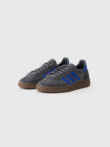 ADIDAS ORIGINALS Сникърси 'Handball Spezial' в сиво