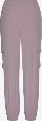 LASCANA Tapered Broek in Lila