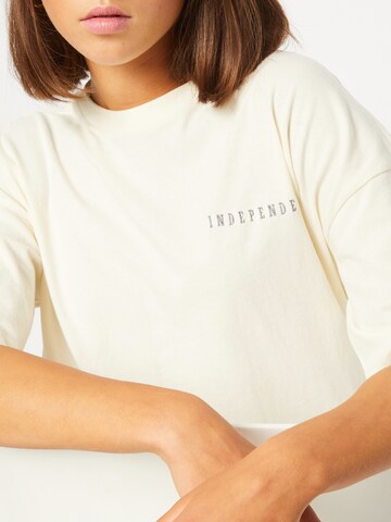 T-shirt 'Leslie' ABOUT YOU Limited en blanc