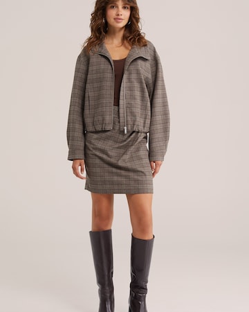 WE Fashion Overgangsjakke i grå