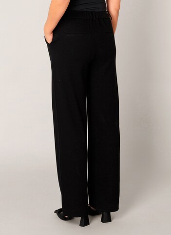 BASE LEVEL Regular Pants in Black