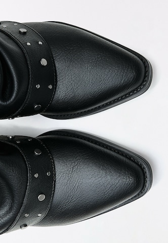 Bershka Cowboylaarzen in Zwart