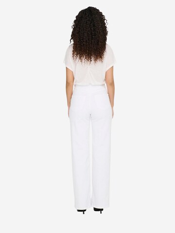 Wide leg Jeans 'ONLJUICY HW WIDE LEG DNM REA NOOS 15288219' di ONLY in bianco