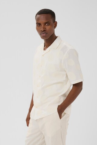 Matinique Regular fit Overhemd 'MAklampo' in Wit: voorkant