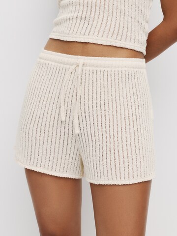 regular Pantaloni di Pull&Bear in beige