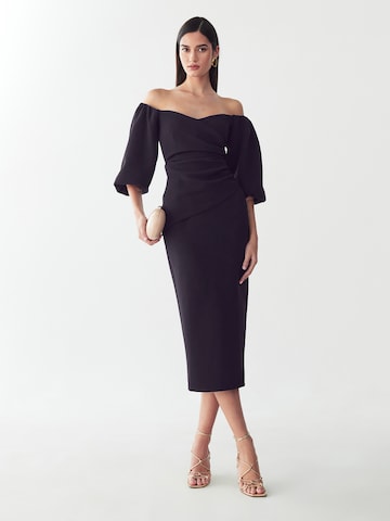 Rochie 'Jessamy' de la BWLDR pe negru: față