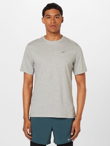 T-Shirt fonctionnel 'Primary' NIKE en gris : devant