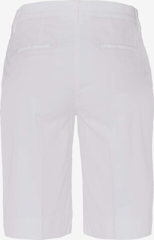 BRAX Slimfit Shorts 'Mia' in Weiß