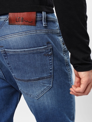 Regular Jeans 'Servando' de la LTB pe albastru