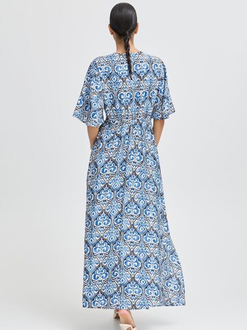 b.young - Vestido 'Ilhanna' en azul
