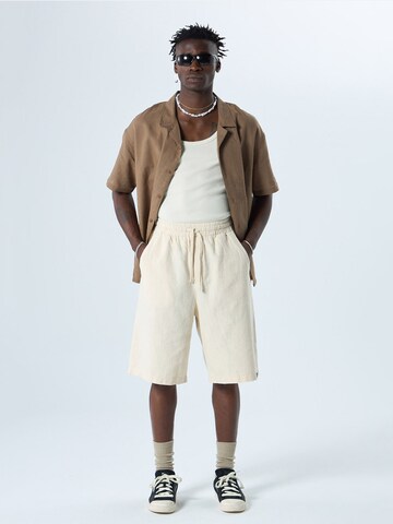 Loosefit Pantaloni 'Harker Heights' di VAMOS CLO in bianco