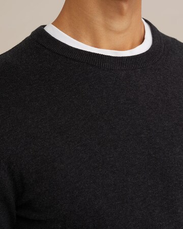 WE Fashion Pullover in Grau