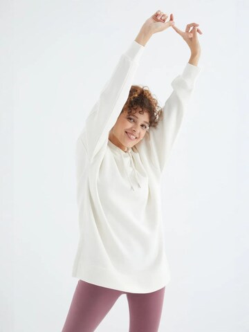 Tommy Life Sweatshirt in White