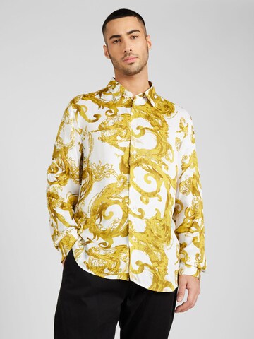 Comfort fit Camicia di Versace Jeans Couture in bianco: frontale