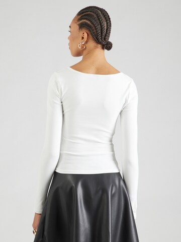 Gina Tricot Футболка в Белый