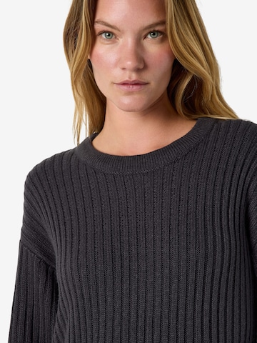 Noisy may - Vestido 'NMCHARLIE' em cinzento