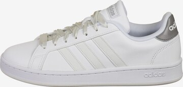 Sneaker bassa 'Grand Court' di ADIDAS SPORTSWEAR in bianco