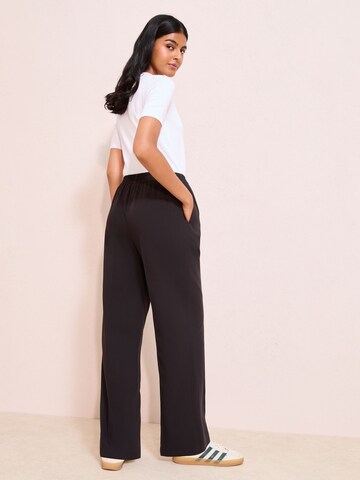 Friends Like These Flared Hose in Schwarz