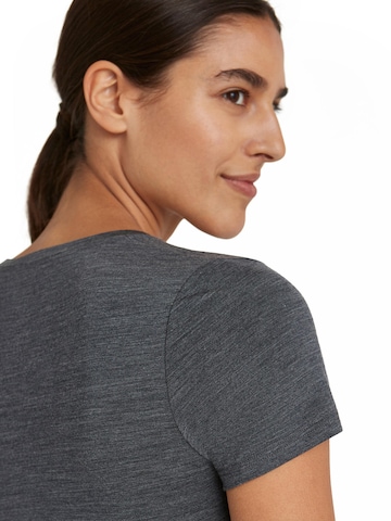 FALKE Undershirt in Grey