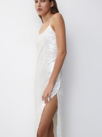 Robe Pull&Bear en blanc