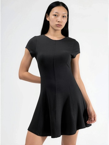 Busem Kleid in Schwarz: Vorderseite