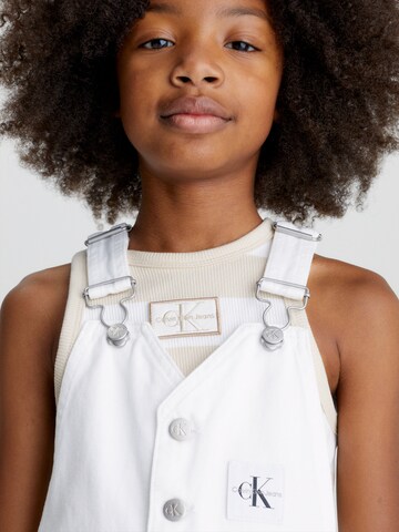 Calvin Klein Jeans - Vestido en blanco