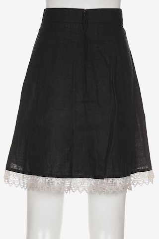 COUNTRY LINE Skirt in M in Black