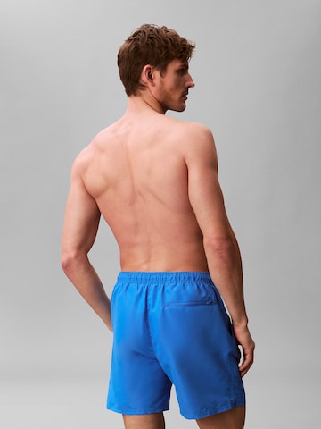 Regular Shorts de bain Calvin Klein Swimwear en bleu