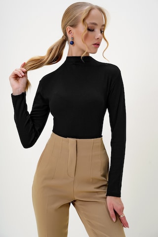 Trend Alaçatı Stili - Camiseta en negro