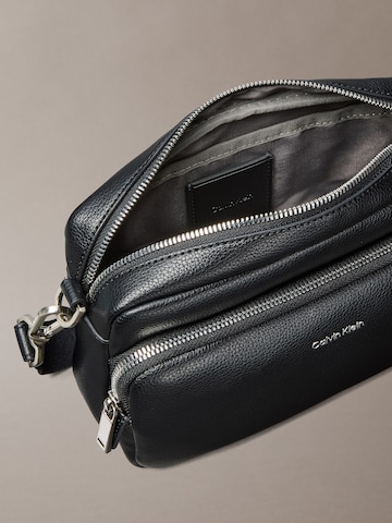 Calvin Klein Crossbody bag in Black