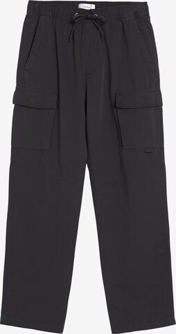 Bershka Cargo trousers in Grey: front