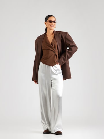 SISTERS POINT Bluse 'GEVELA-VE' i brun