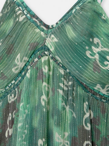 Rochie de vară de la Pull&Bear pe verde