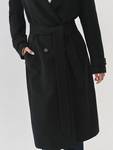 Manteau d’hiver 'TEA' TATUUM en noir