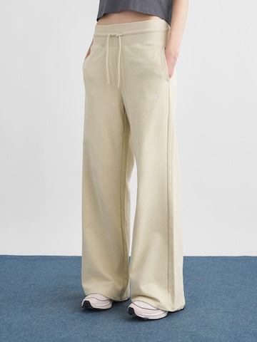 THE NORTH FACE Широкий Штаны 'ESSENTIAL' в Серый: спереди