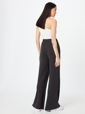 Urban Classics Wide Leg Hose in Schwarz