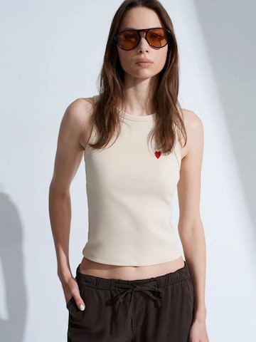 Dilvin Blouse in Beige: front