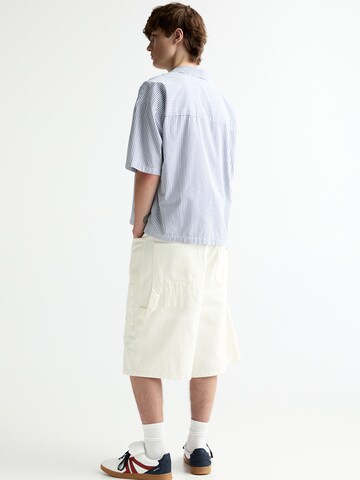 Fit confort Chemise Pull&Bear en blanc
