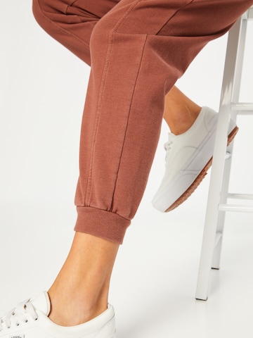 ABOUT YOU Limited Regular Broek 'Lucia' in Bruin