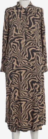 Ganni Dress in XS in Brown: front