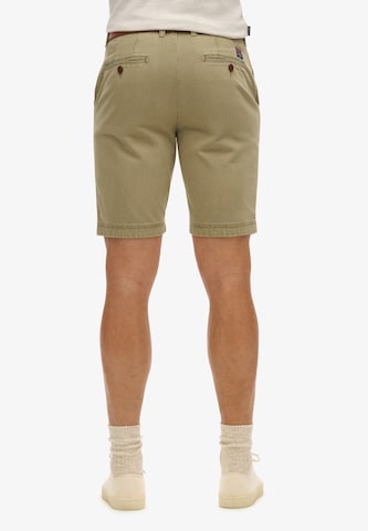 Regular Pantalon chino Superdry en vert : devant