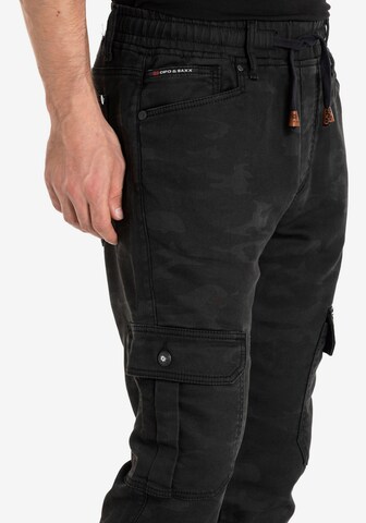 CIPO & BAXX Tapered CCargojeans in Schwarz