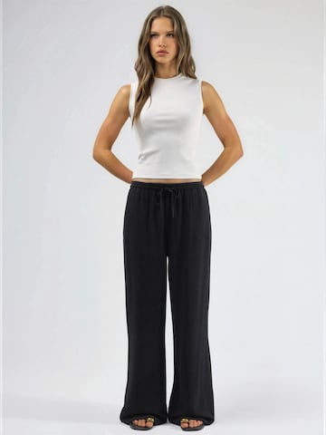 Hiccup Loose fit Trousers in Black