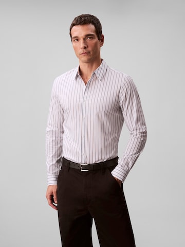 Slim fit Camicia di Calvin Klein in grigio: frontale