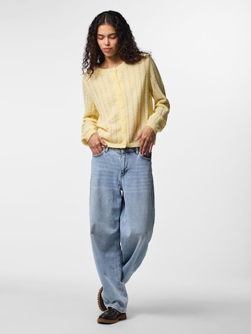Cardigan 'PCAda' PIECES en jaune